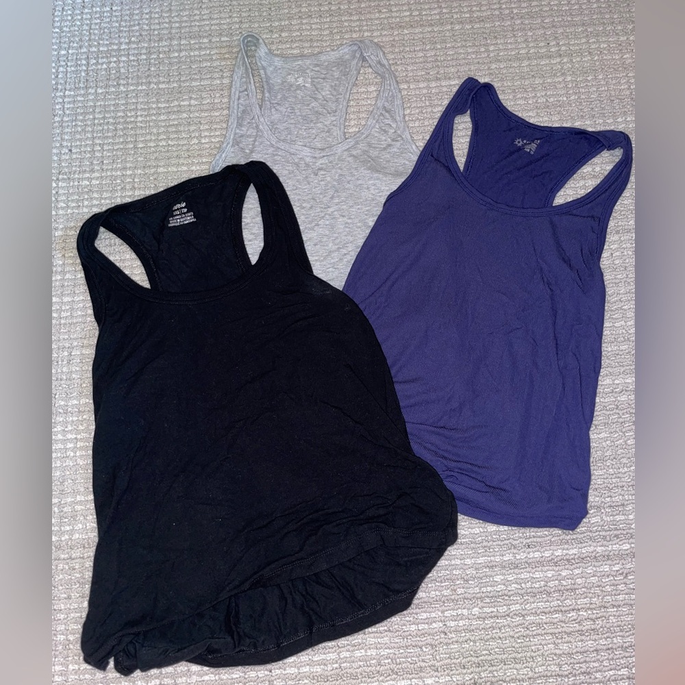 Aerie Thumbs Up Ribbed Flowy Tank Tops - Picture 3 of 13